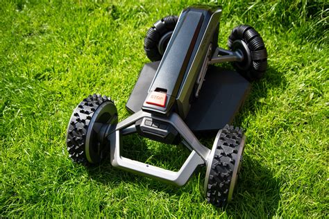 EcoFlow Blade Review: No-wire automatic lawn mowing