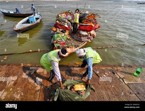 Sewage in river ganga hi-res stock photography and images - Alamy