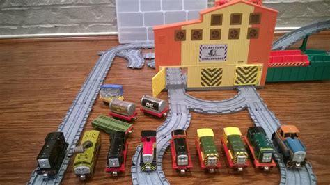 Thomas Friends Take Play DIESELWORKS playset 14 DIESEL TRAINS & CARGO ...