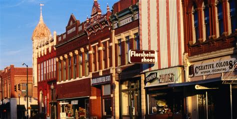 30 Nostalgic Photos Of Main Street In Towns Across America