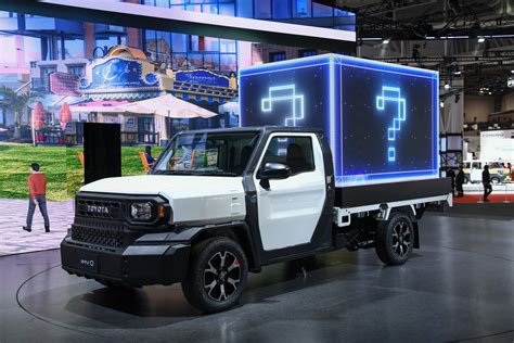 Toyota IMV 0 Concept Is A Hilux-Sized Pickup With Endless Possibilities ...