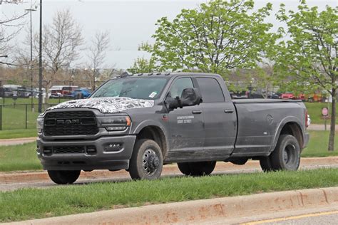 2024 Ram 3500 Dually Black - Laura Morgana