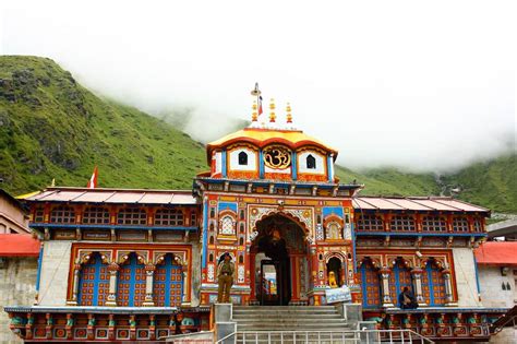 Badrinath Temple – Uttarakhand Trip Trek