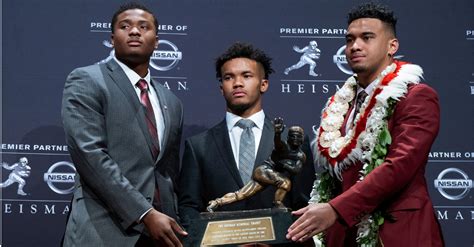 Strike the Pose: Oklahoma's Kyler Murray Takes Home the 2018 Heisman ...