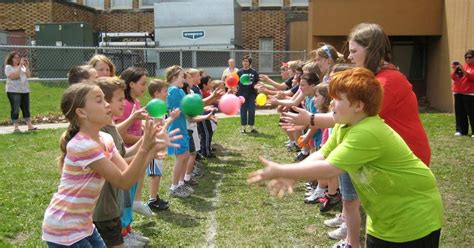 IDEAS UNLIMITED: WATER BALLOON TOSS