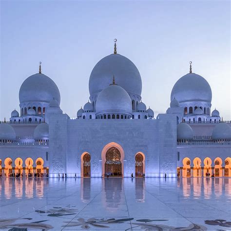 First Timers Guide to Visiting Grand Mosque Abu Dhabi - Suvarna Arora