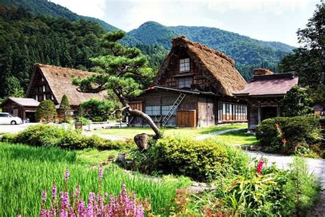 Shirakawa-go Village | Series 'The most cozy towns full of Zen ...