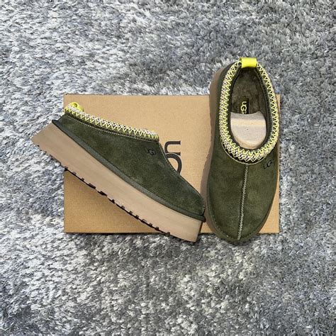 UGG Women's Green Slippers | Depop