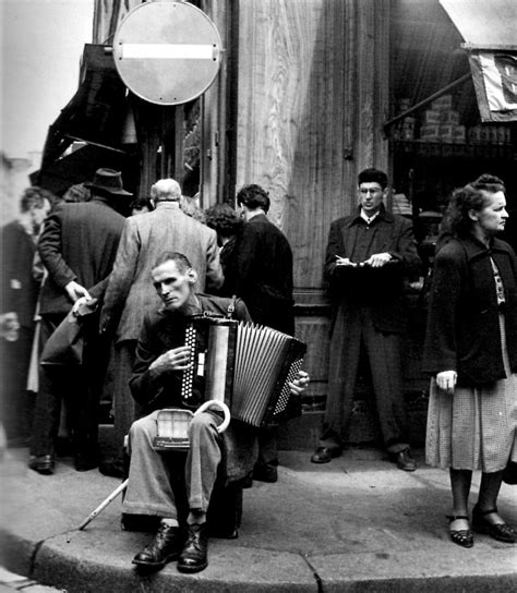 Robert Doisneau Rue Mouffetard Paris 1951 Robert Doisneau, History Of ...