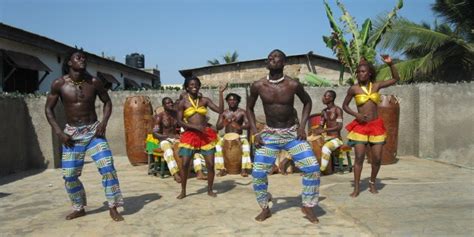 GHANA AND TRADITIONAL DANCES