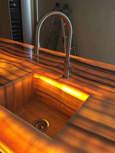 Backlit Onyx Kitchen - Dedalo Stone