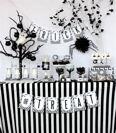 Kara's Party Ideas Black & White Sophisticated Halloween Party | Kara's ...