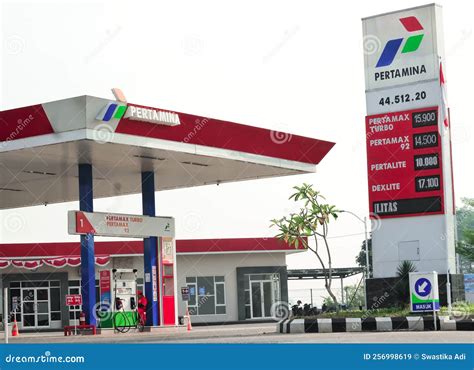 Pertamina gas station editorial stock image. Image of station - 256998619