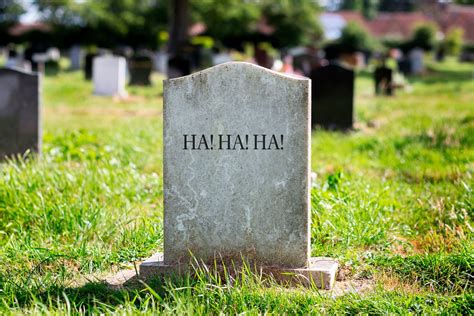 19 Funniest Tombstones That Really Exist