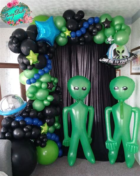 Alien Party Decoration Ideas!! 👽💚🌠🌚 Alien Balloon Garland. 🖖 | Alien ...