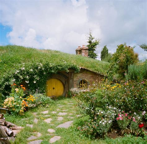 The Shire (aka Hobbiton), where Peter Jackson... | Hobbit house, The ...