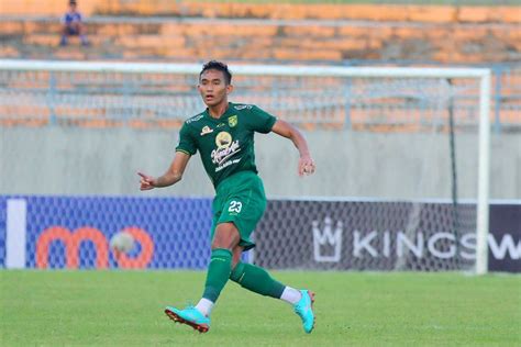 Foto : Kisah Rizky Ridho, dari Bermain Bola di Gang hingga Masuk Timnas