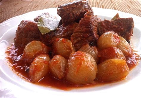 Beef Stifado recipe (Greek beef stew) - My Greek Dish