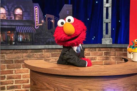 The Not Too Late Show With Elmo Review - But Why Tho?