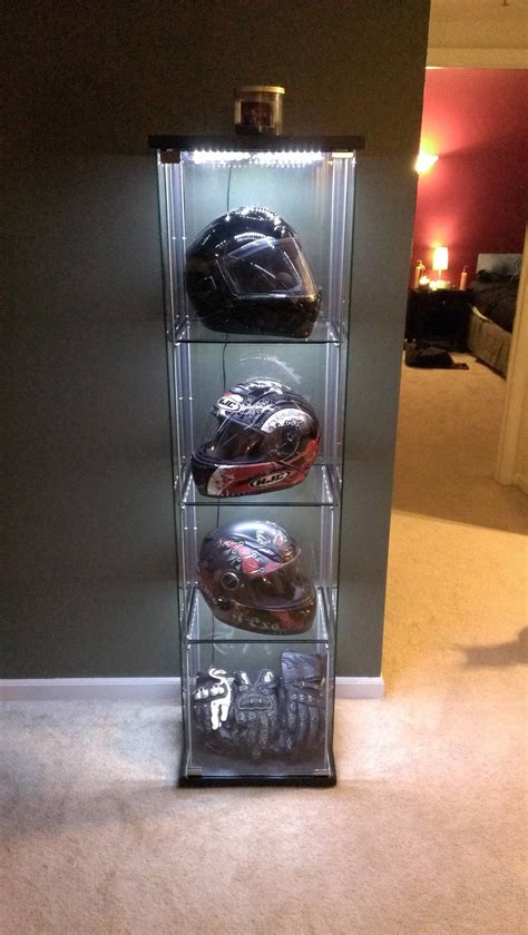 Just sharing my helmet display case with lighting : motorcycles