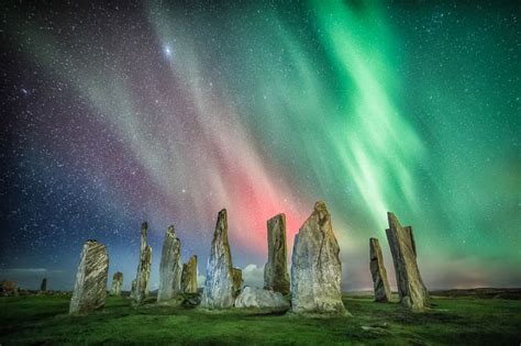 Aurora Over The Callanish Standing Stones, Isle Of Lewis | Bored Panda