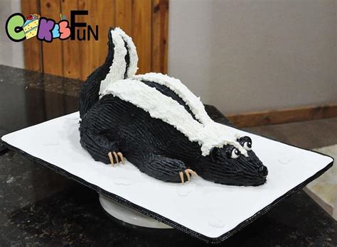 Skunk cake - Decorated Cake by Cakes For Fun - CakesDecor