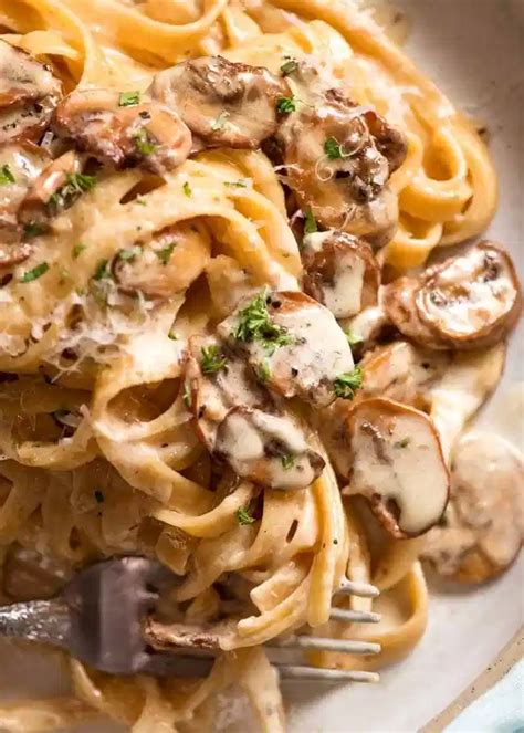 Creamy Mushroom Pasta | Recipe | Creamy mushroom pasta, Dinner recipes ...