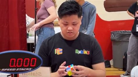 21-Year-Old Makes Guinness World Record for solving Rubik's Cube In 3. ...