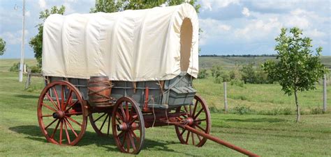 Prairie schooner | Covered wagon, Horse drawn wagon, Chuck wagon