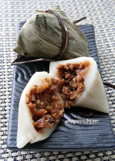 Table for 2.... or more: Hakka Dough Dumplings 客家粄粽