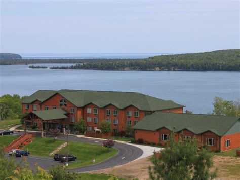 Holiday Inn Express Munising-Lakeview Hotel by IHG