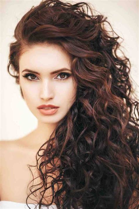 +18 Types Of Curly Hairstyles For Long Hair Pics - knittinginheels