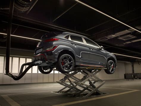 Top 5 Best Portable Car Lifts 2024 - Straight.com