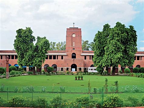 Delhi University begins its first fully online admission process ...