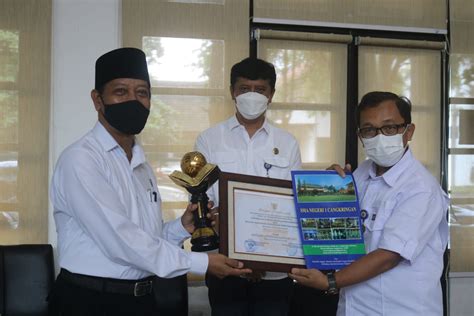 Penghargaan Sekolah Adiwiyata Mandiri Pertama di Kabupaten Sleman “SMA ...