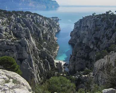 Calanques de Marseille Hiking Tours. Guided Trekking | Explore-Share