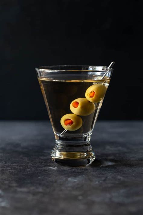 Gin Martini Recipe (Make classic cocktails at home!) - Garnish with Lemon