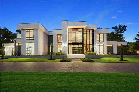 For $6.8 million you can own this minimalistic modern Houston estate