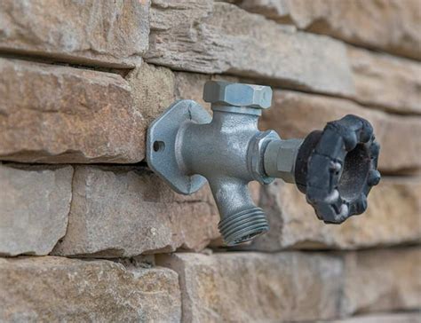 10 Common Types of Outdoor Faucets with Pictures - Homenish