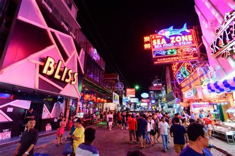 Pattaya Walking Street - Pattaya - Guide to Thailand