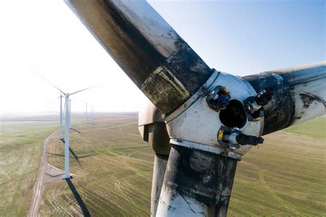 Wind Turbine Farms Power Giant Tower Collapse News - Bloomberg