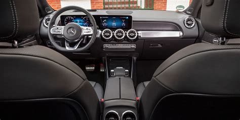 Mercedes GLB Interior & Infotainment | carwow