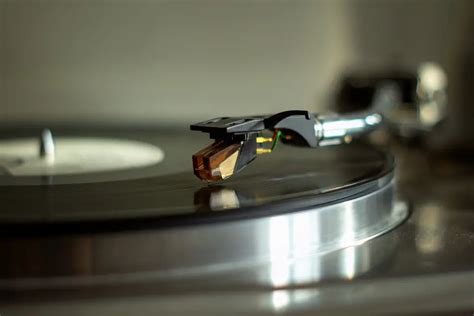 The Ultimate Guide to Starting Your Own Vinyl Collection | The News God