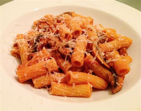 the Best Recipes: Chorizo Sausage & Mushroom Rigatoni