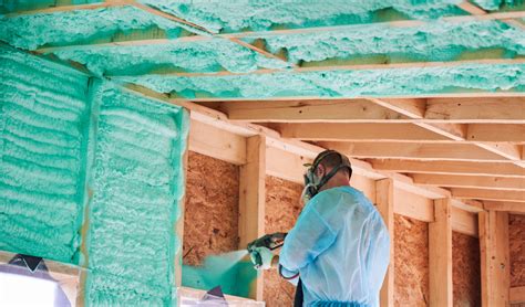 How Much Does Spray Foam Insulation Cost? (2023)