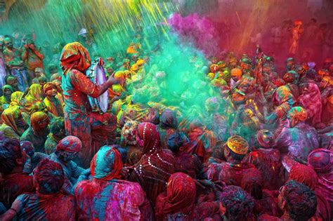 The Holi festival is a vivid, joyful Hindu celebration of spring - Los ...