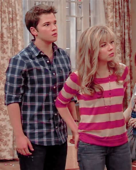 icarly | seddie on Instagram: “Sᴀᴍ ᴡɪᴛʜᴏᴜᴛ ʜɪɢʜ ʜᴇᴇʟs ᴠs Sᴀᴍ ᴡɪᴛʜ ʜɪɢʜ ...