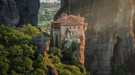 Hiking Meteora Tour - Tours in Meteora | Grekaddict.com