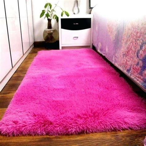 HOT PINK FAUX FUR RUNNER 3'x5' AREA RUG on Mercari | Soft rugs bedroom ...