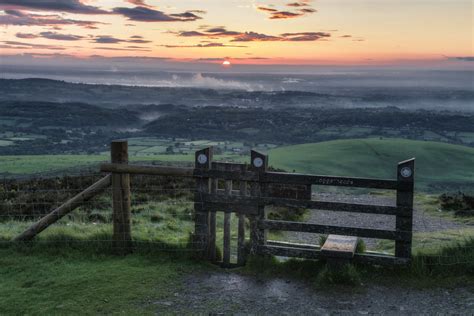 Rise with Stile | another great moel famau sunrise moment, l… | Flickr